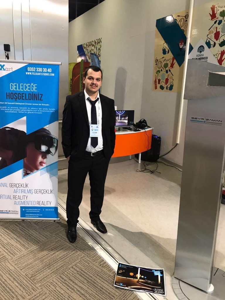 Konya Bilim Merkezi konferansında feliXart stantında portre